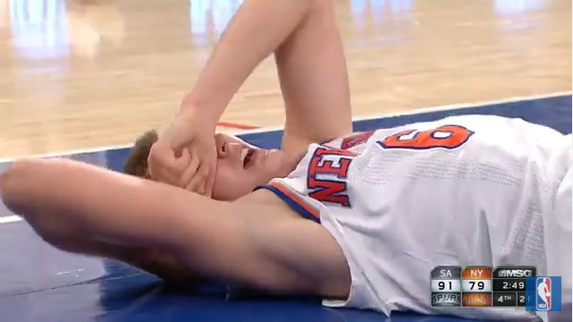 Porzingis_neck_injury